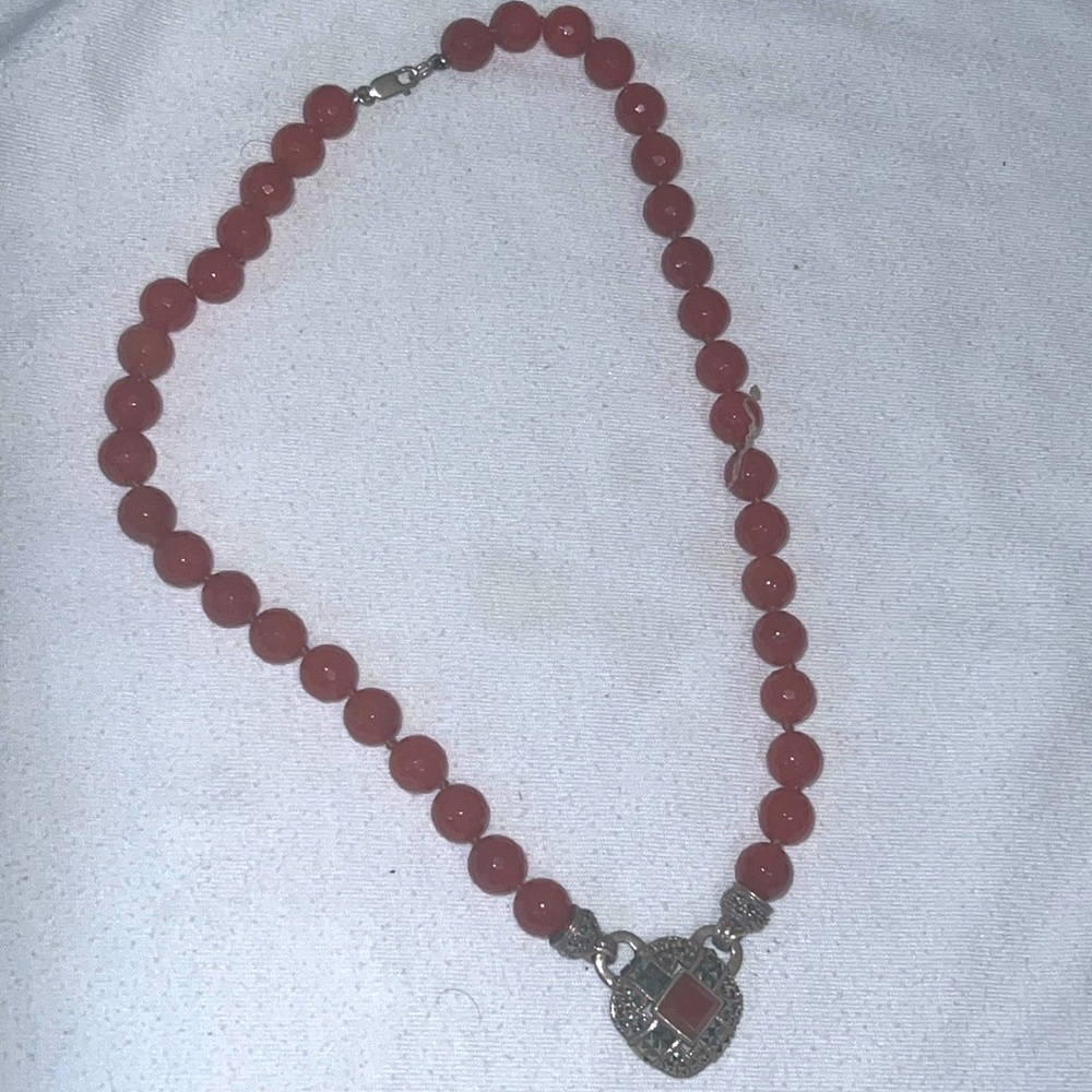 Women’s beaded necklace